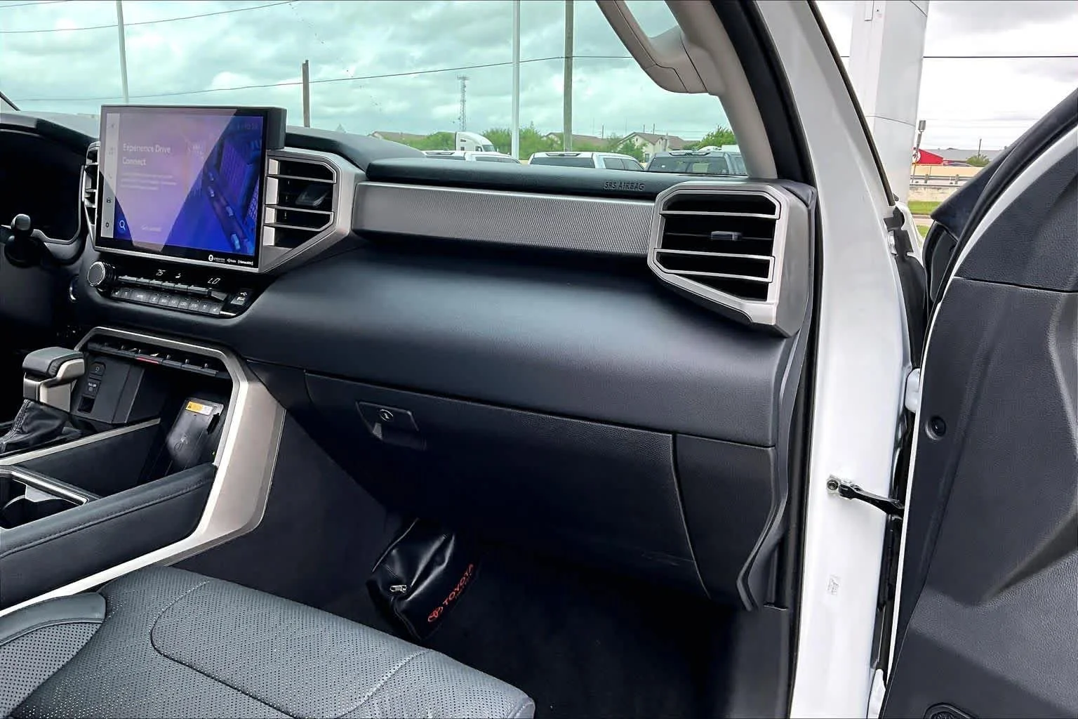 Used 2024 Wind Chill Pearl Toyota Limited Hybrid image 18