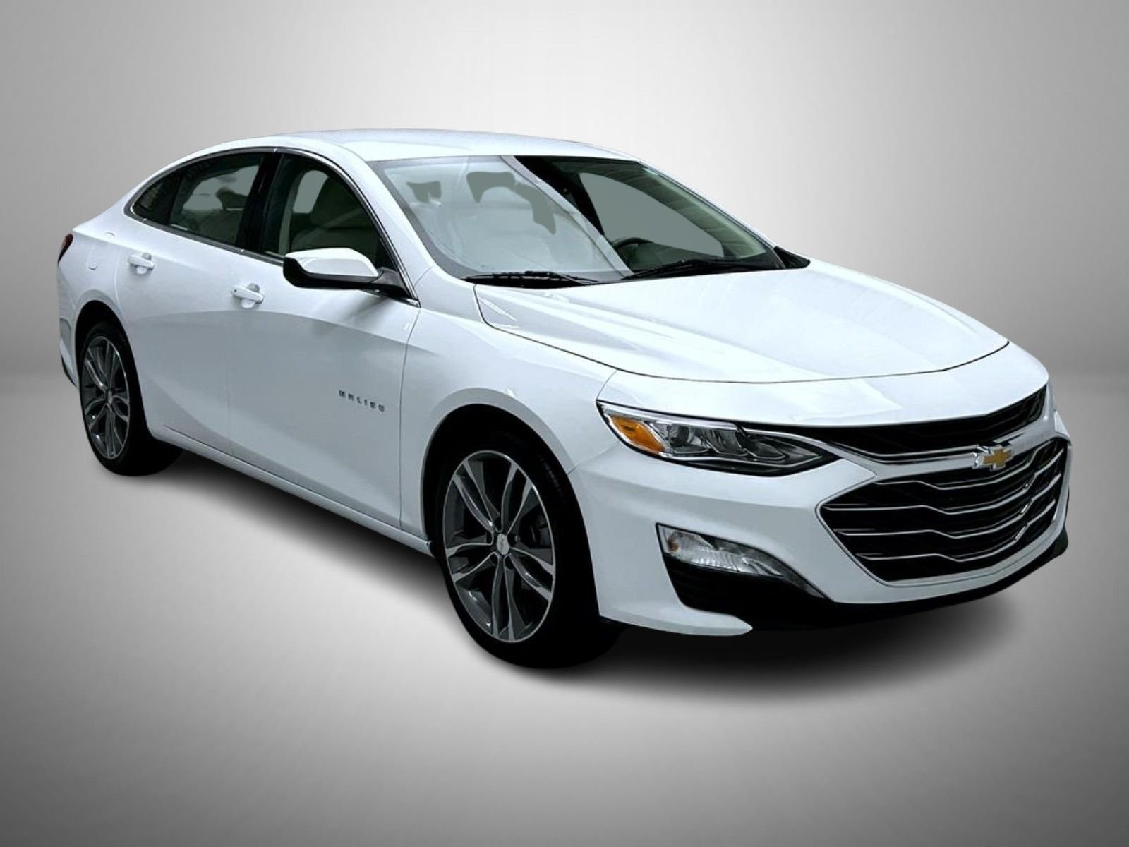 Used 2024 White Chevrolet LT image 3