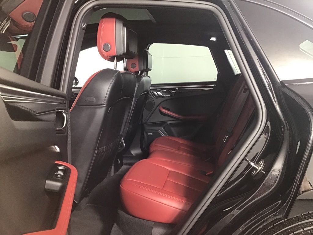 2024 Porsche Macan S - Photo 25