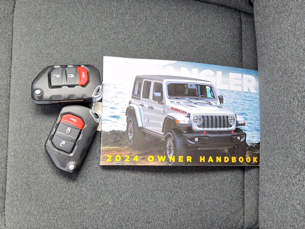Used 2024 Gray Jeep Sport S 4xe image 10