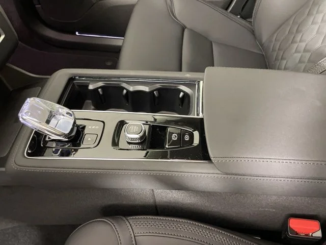 2025 Volvo XC90 Plus - Photo 34