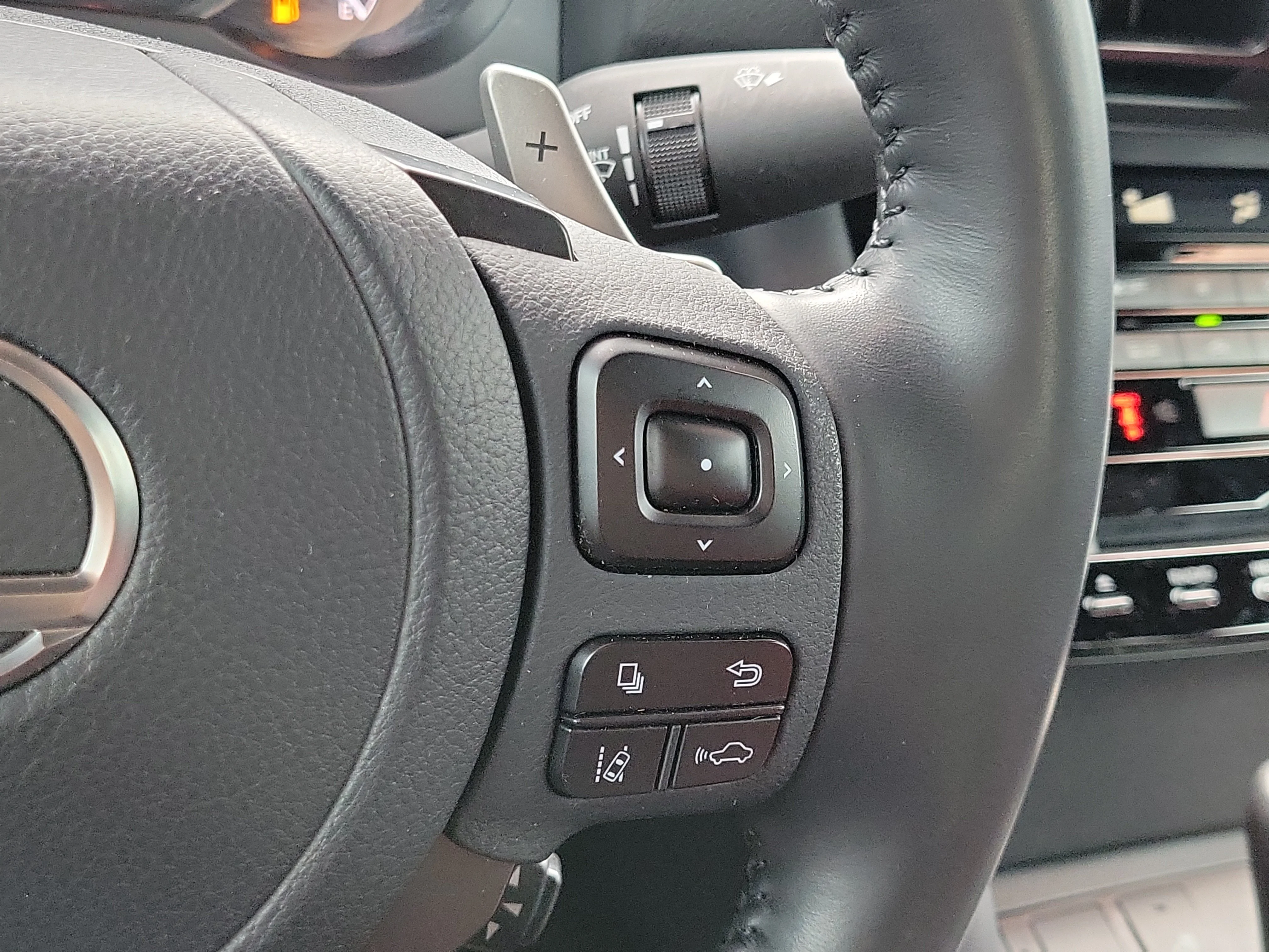 Used 2025 Iridium Lexus IS 350 F SPORT Design image 19