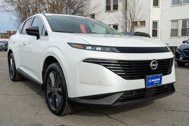 Certified Used 2025 White Nissan SL image 4