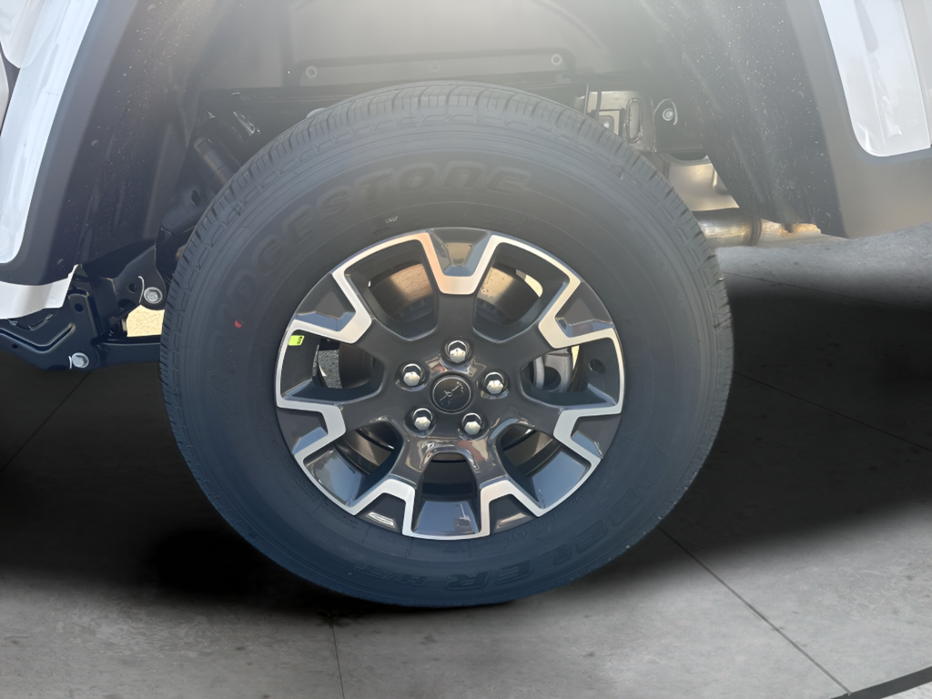 New 2026 Bright White Clear-Coat Exterior Paint Jeep Sahara image 33