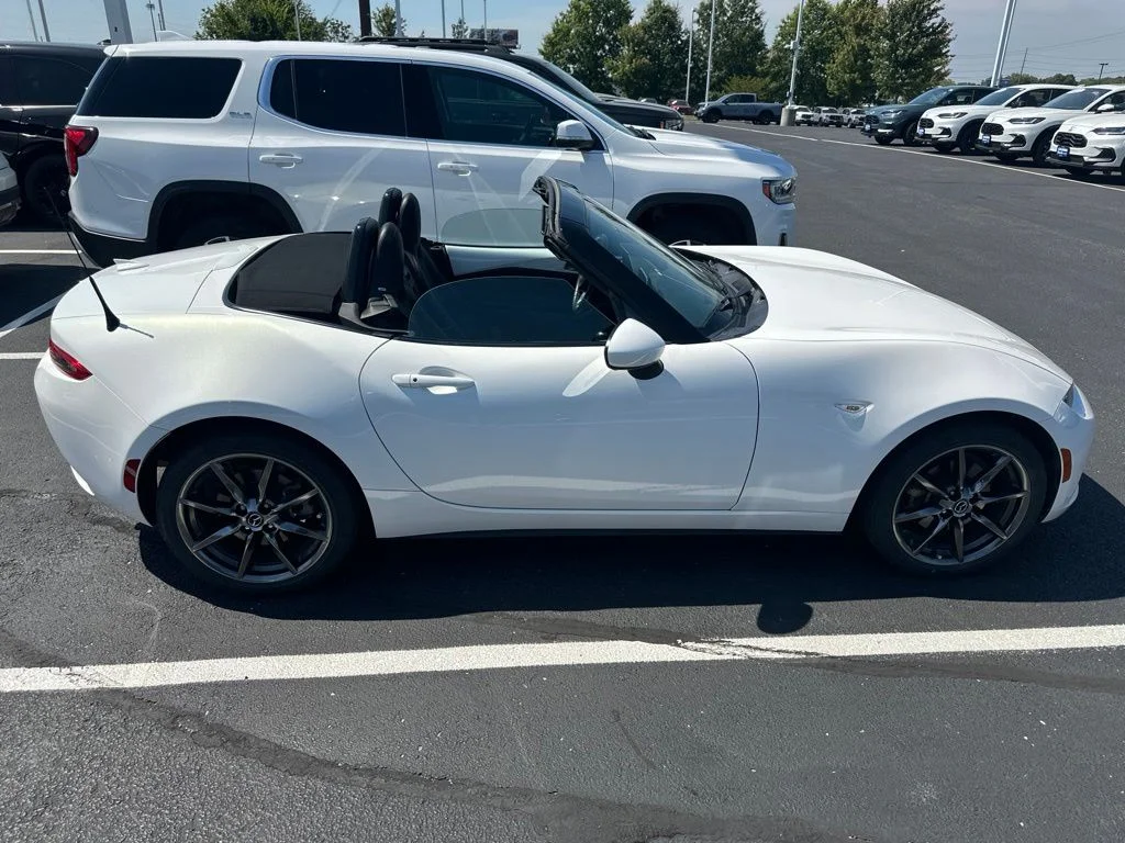 Used 2017 White Mazda Grand Touring image 15