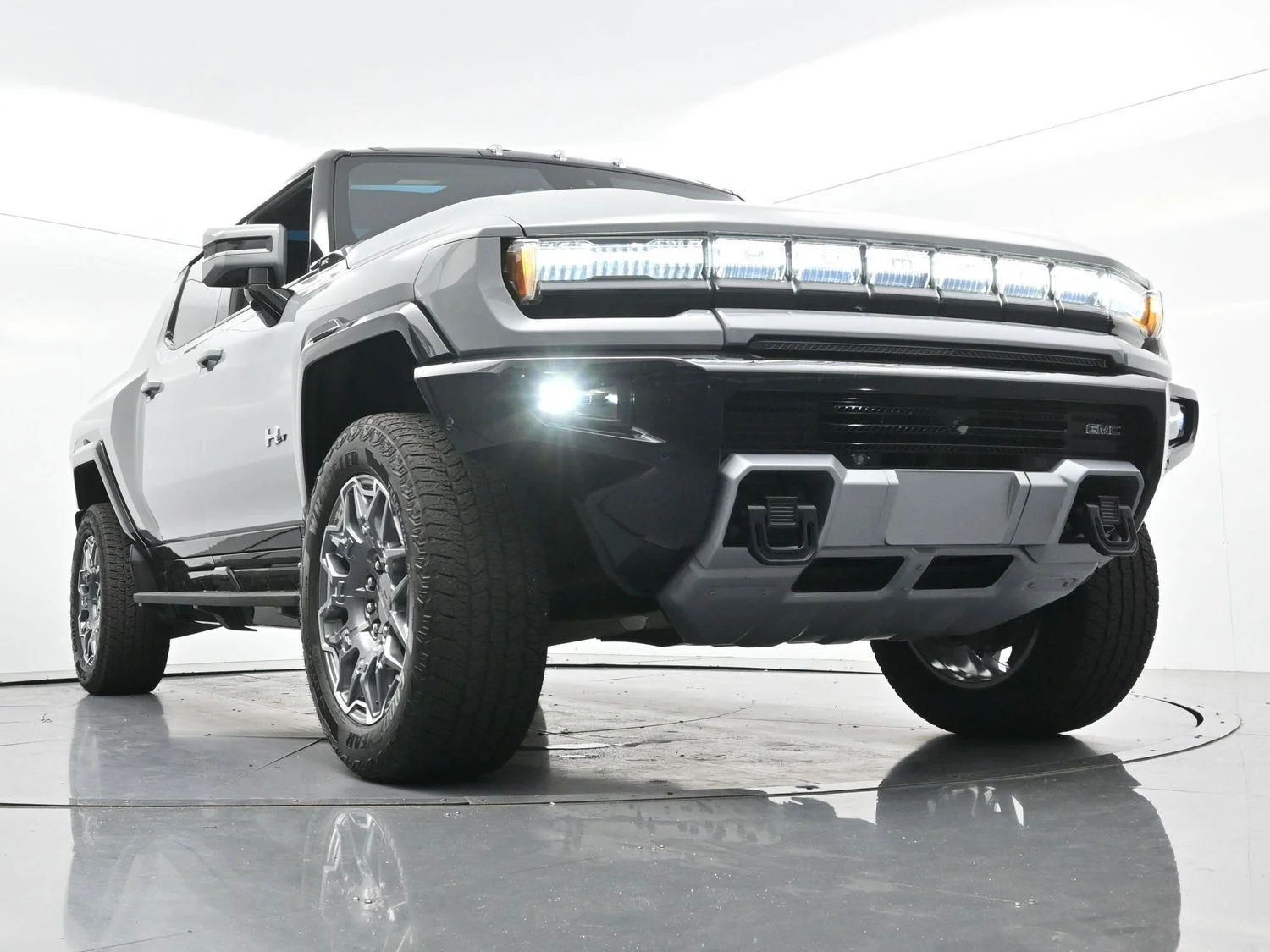 Used 2024 Meteorite Metallic (Grey) GMC 3X image 56