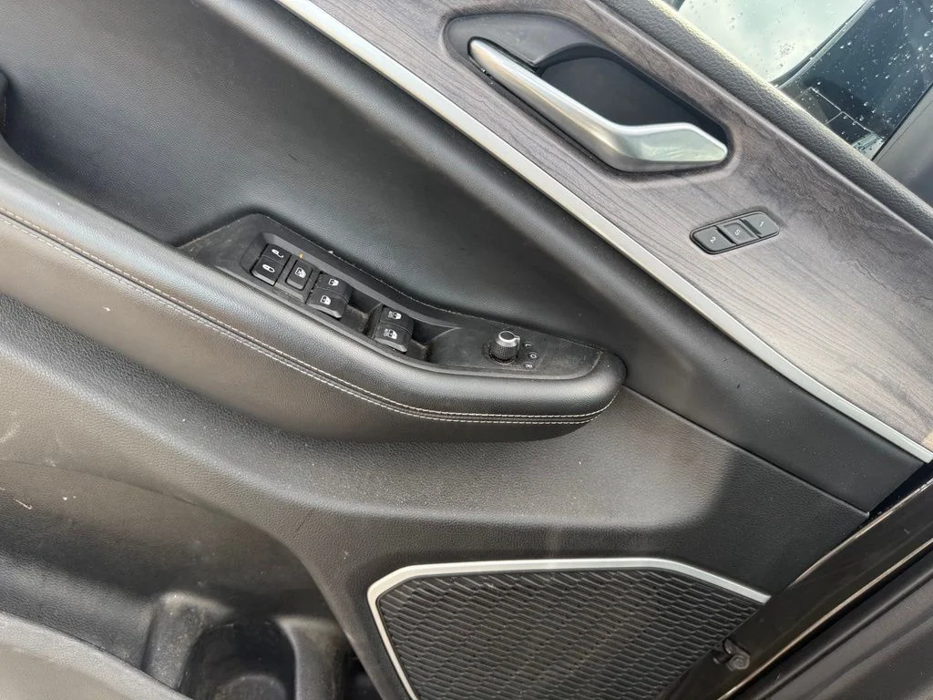 Used 2022 Gray Jeep Limited image 6