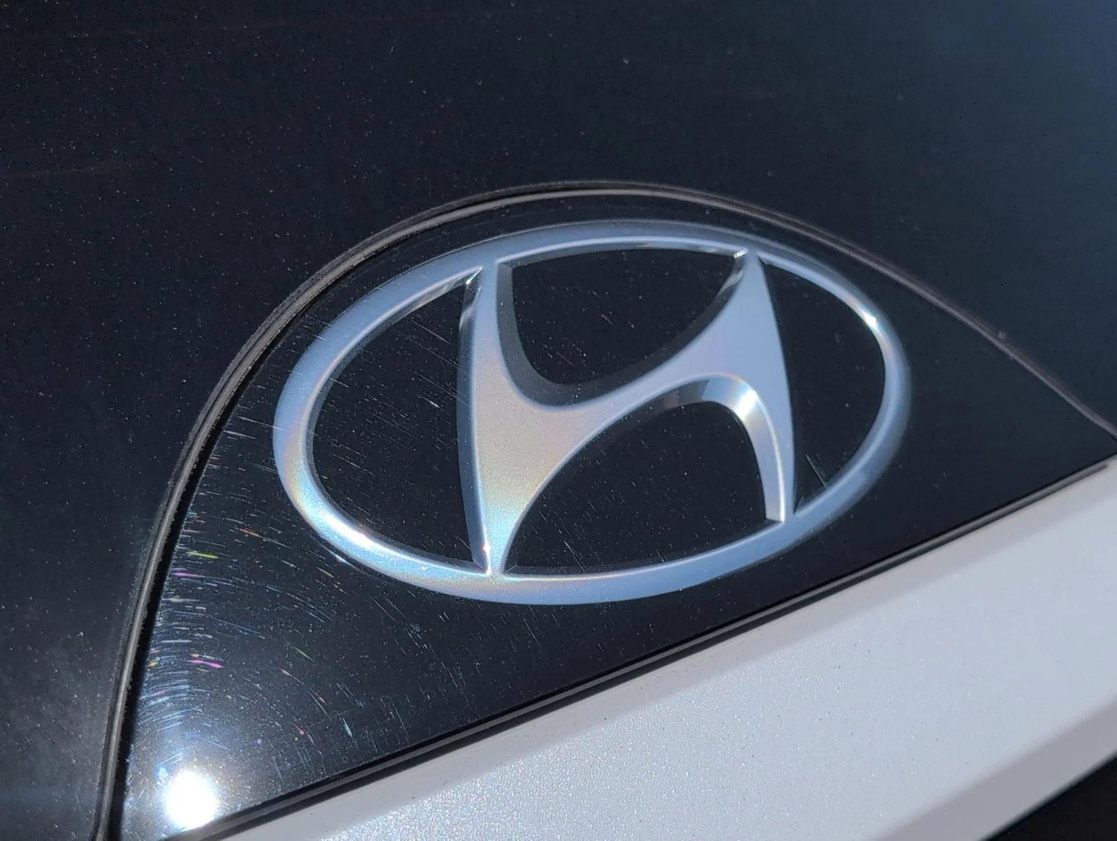 Used 2024 White Hyundai SEL image 6