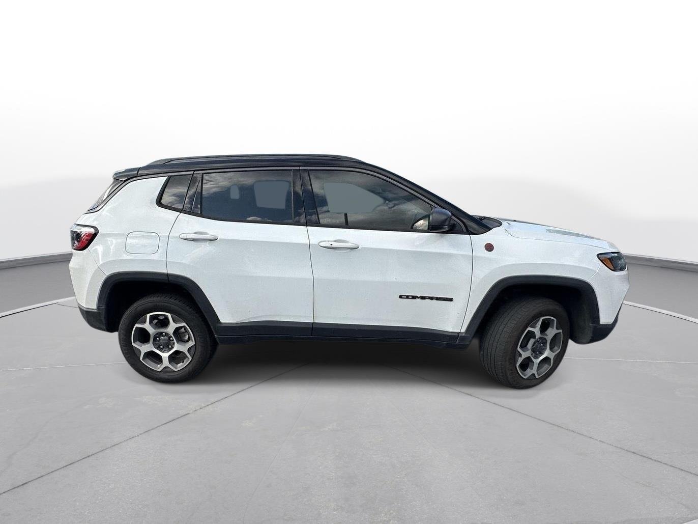 Used 2022 Bright White Clearcoat Jeep Trailhawk image 5