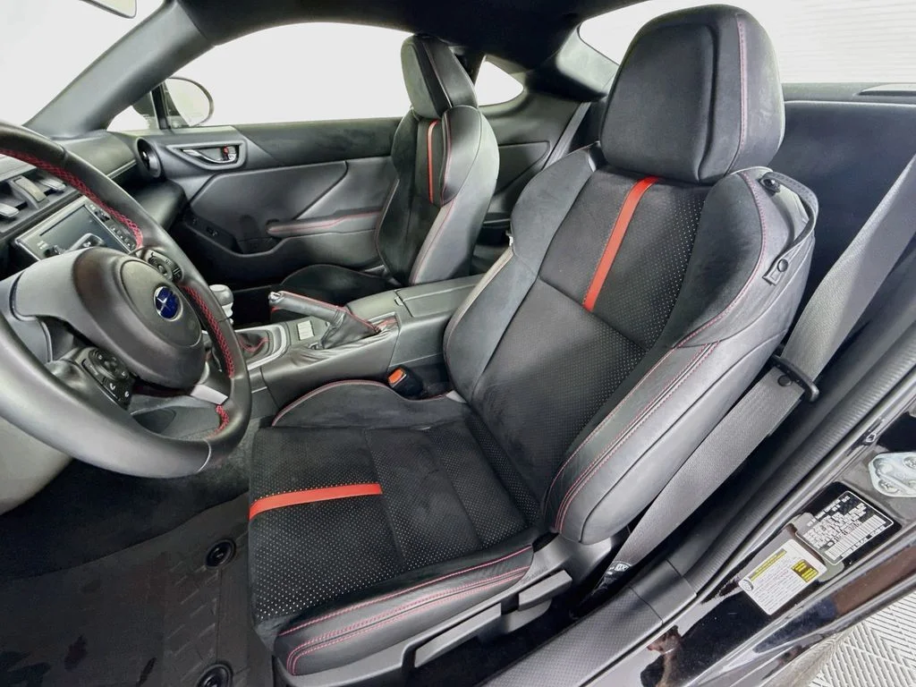 Used 2022 Crystal Black Silica Subaru Limited image 5