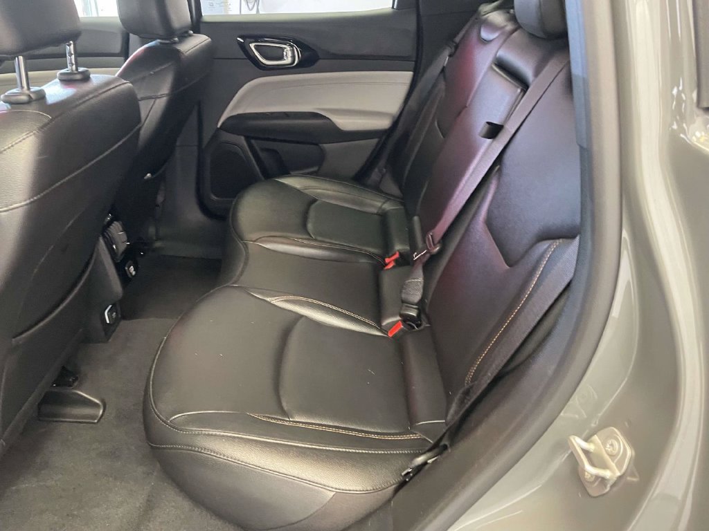 Used 2024 Gray Jeep Limited image 10