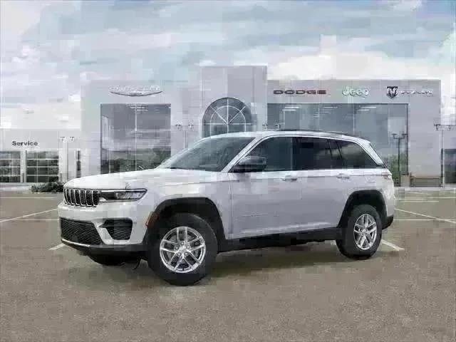 New 2025 Bright White Clear-Coat Exterior Paint Jeep Laredo X image 65