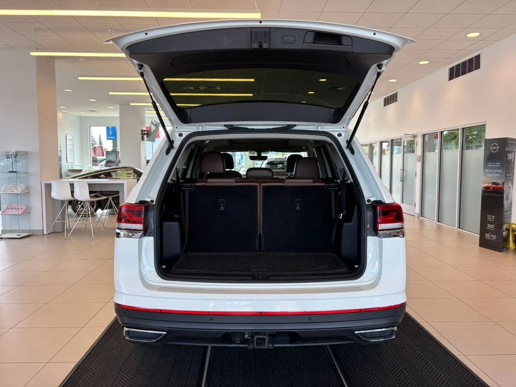 Used 2022 White Volkswagen 3.6L V6 SE w/Technology image 9