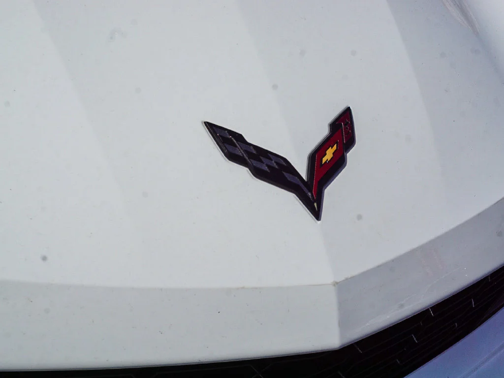 Used 2018 White Chevrolet Grand Sport image 11