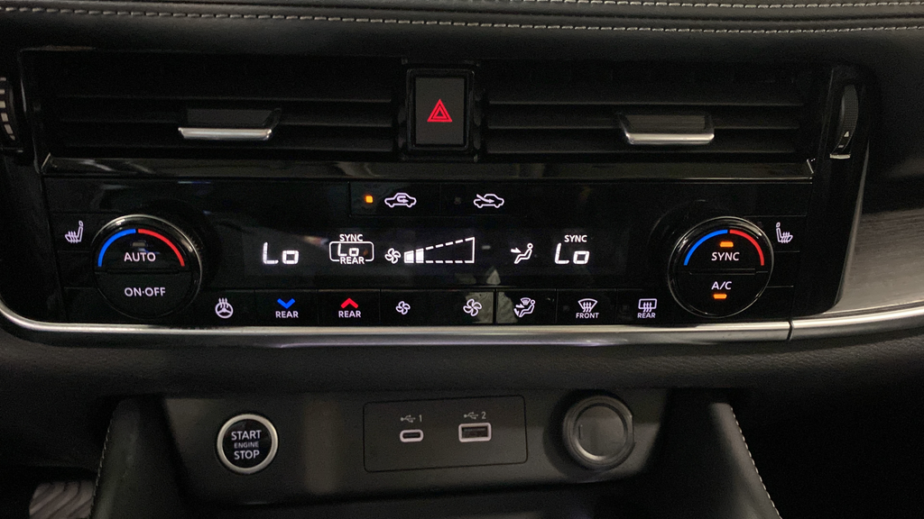 Used 2021 Pearl White Tricoat/Super Black Nissan Platinum image 18