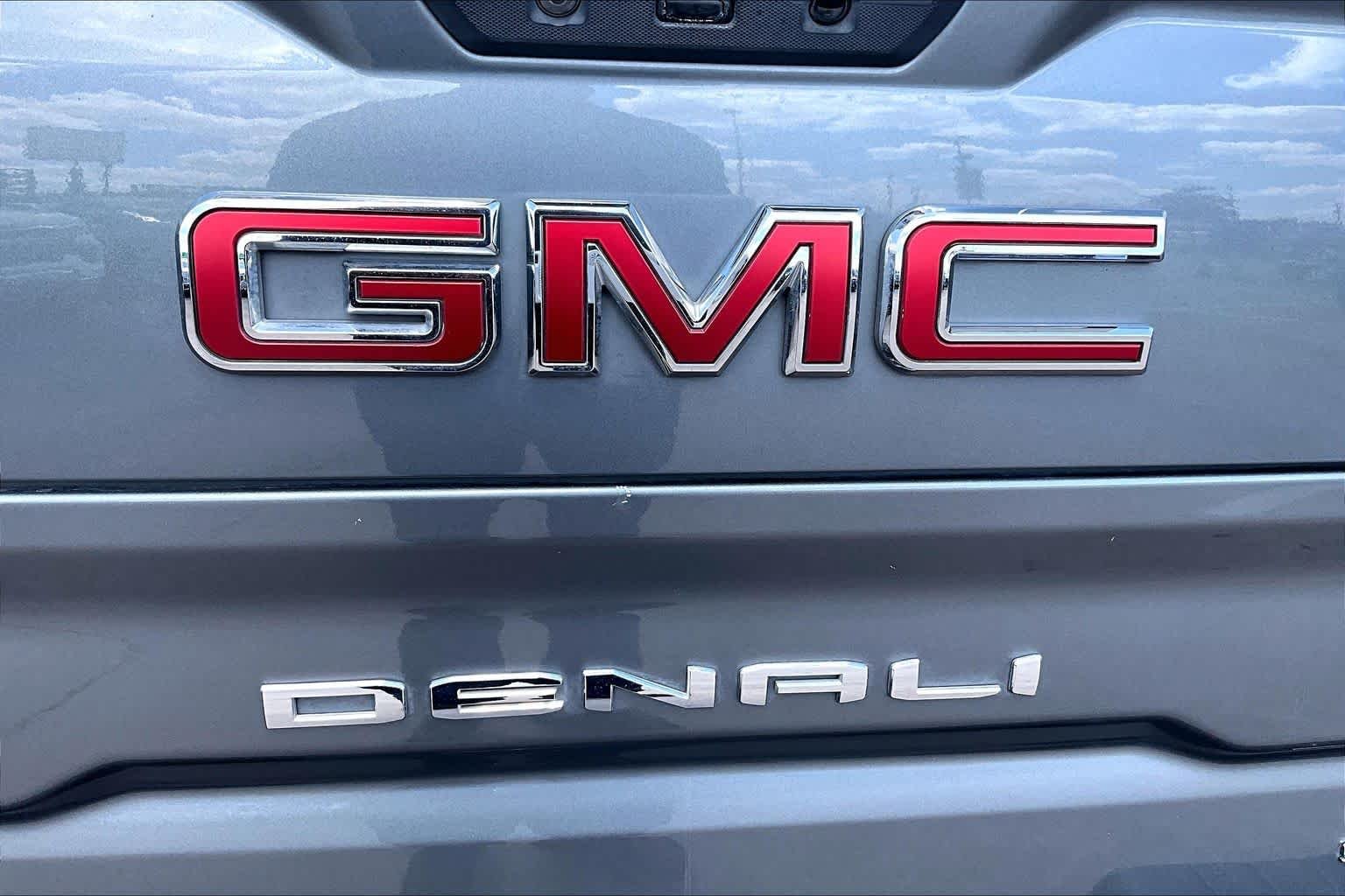 Used 2021 SATIN STEEL METALLIC GMC Denali image 30