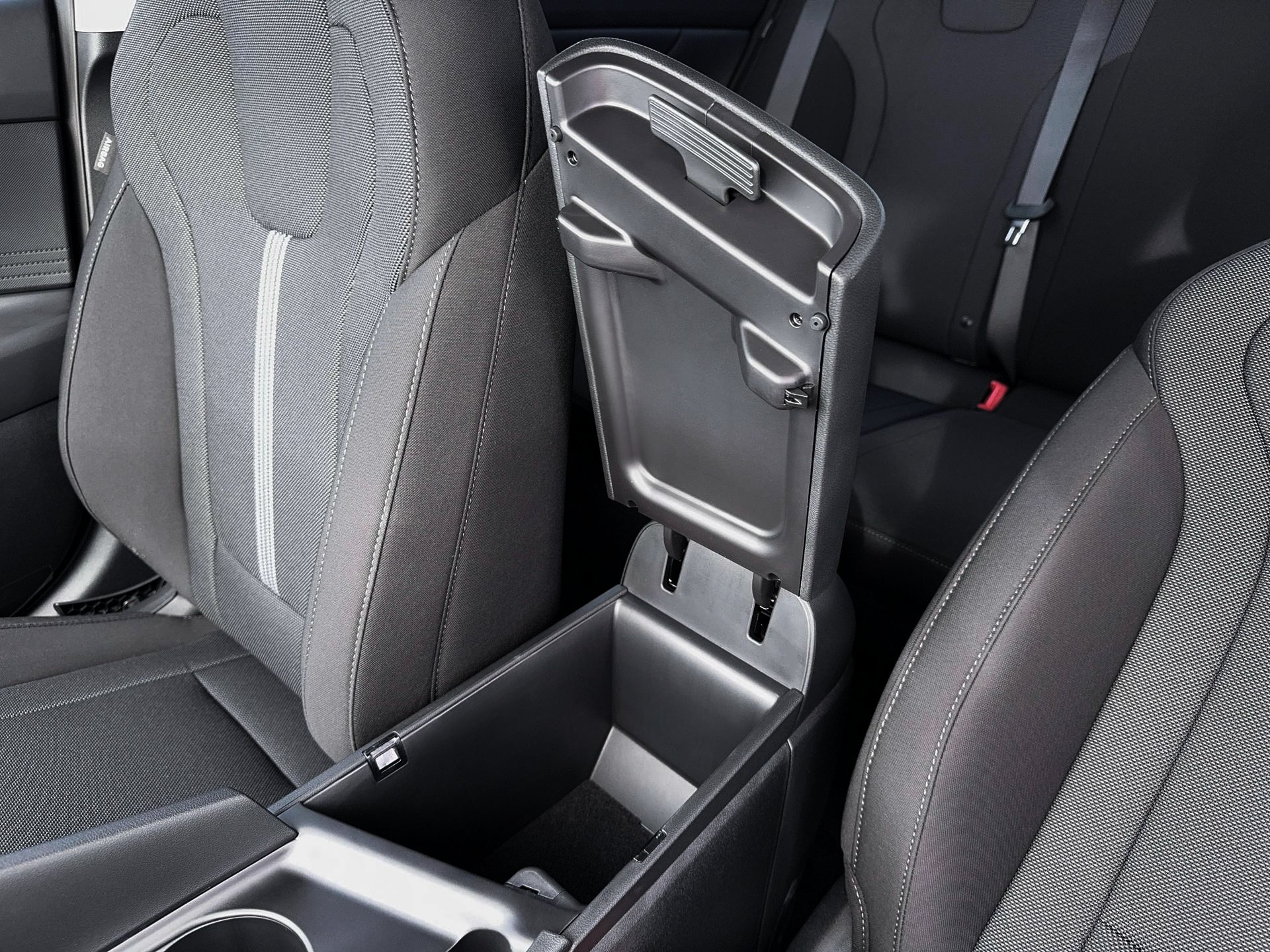 New 2026 Amazon Gray Hyundai SE image 18