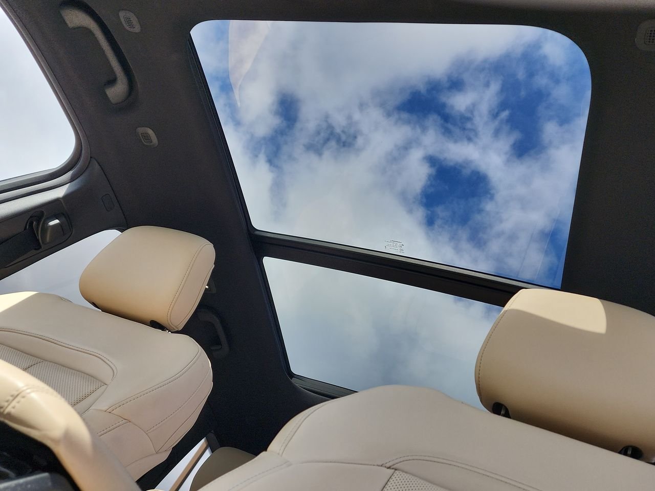 Used 2023 Baltic Gray Metallic Clearcoat Jeep Limited image 20