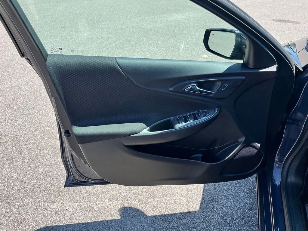Used 2025 Black Chevrolet RS image 11