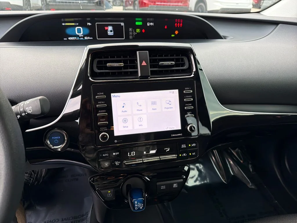2021 Toyota Prius LE - Photo 21