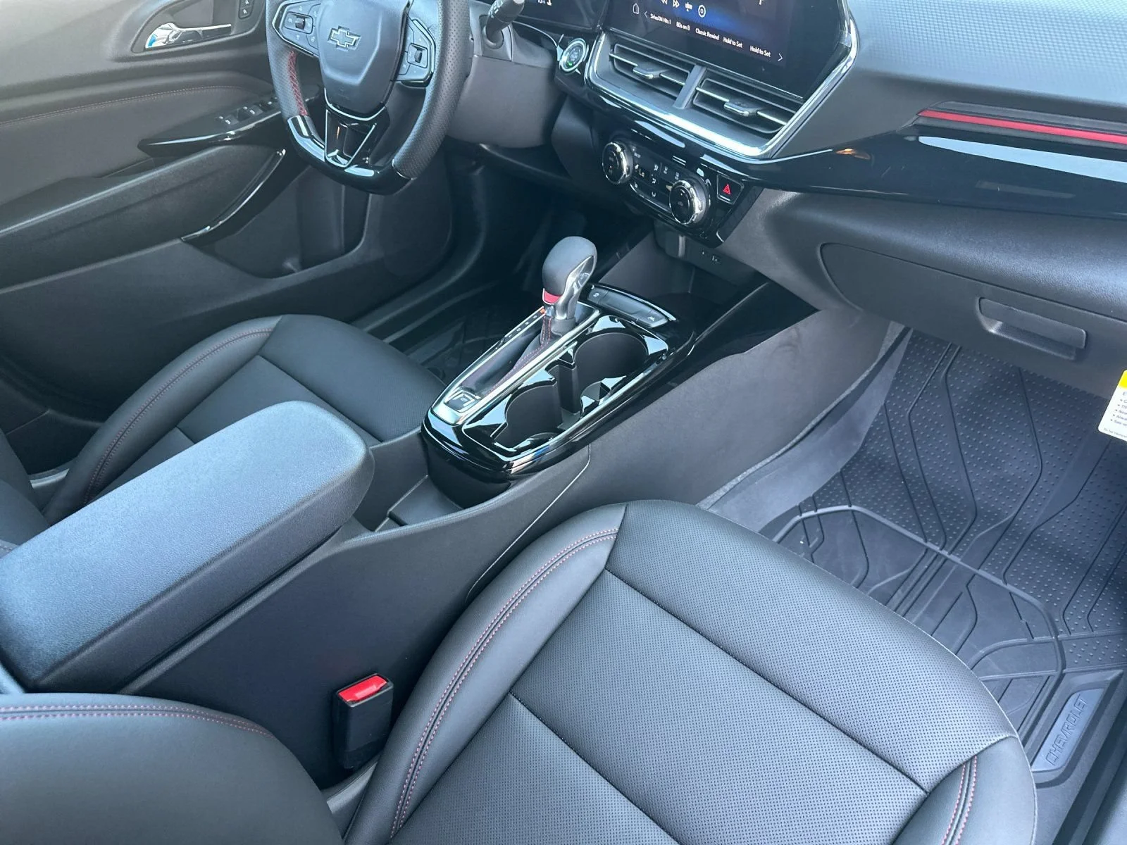 2026 Chevrolet Trax RS - Photo 16