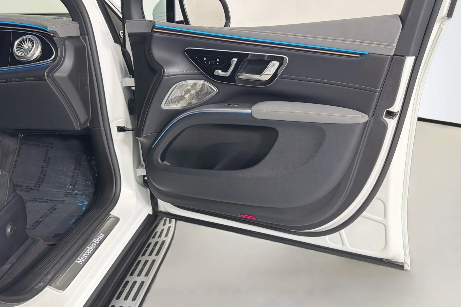 Certified Used 2024 Polar White Mercedes-Benz 450 image 24