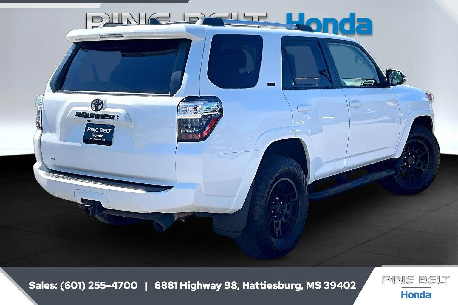 Used 2023 Ice Cap Toyota SR5 Premium image 11