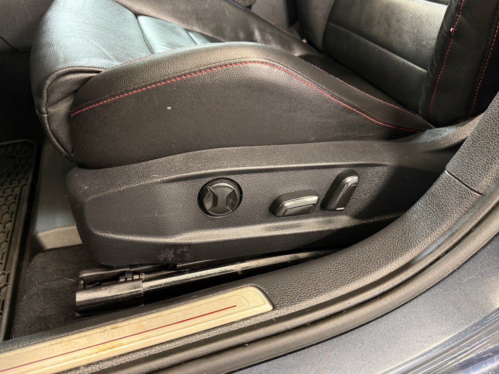 Used 2018 Dark Iron Blue Metallic Volkswagen Autobahn image 21