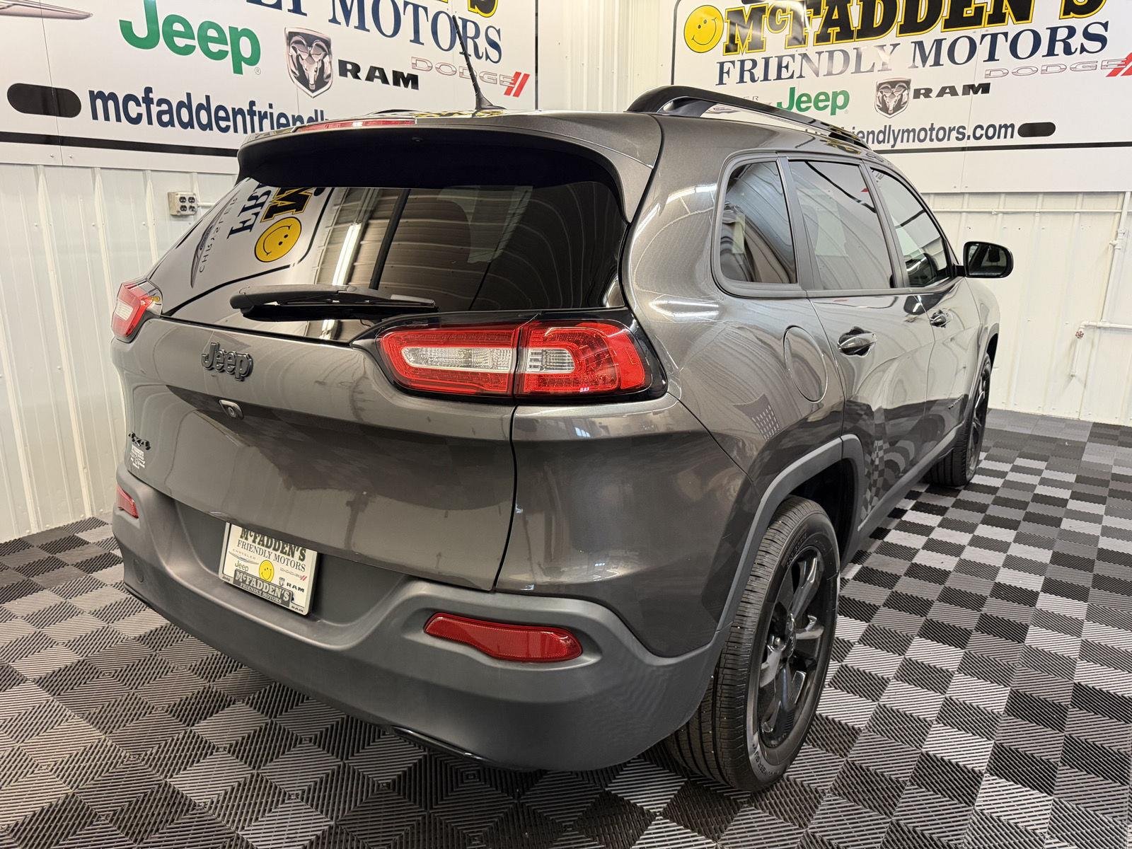 Used 2018 Jeep Cherokee Latitude with VIN 1C4PJMCB7JD580809 for sale in South Haven, MI