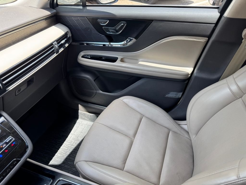 Used 2022 Brown Lincoln Reserve image 28