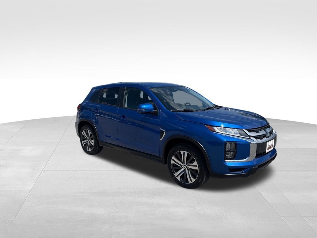 Used 2025 Blue Mitsubishi 2.0 SE image 7