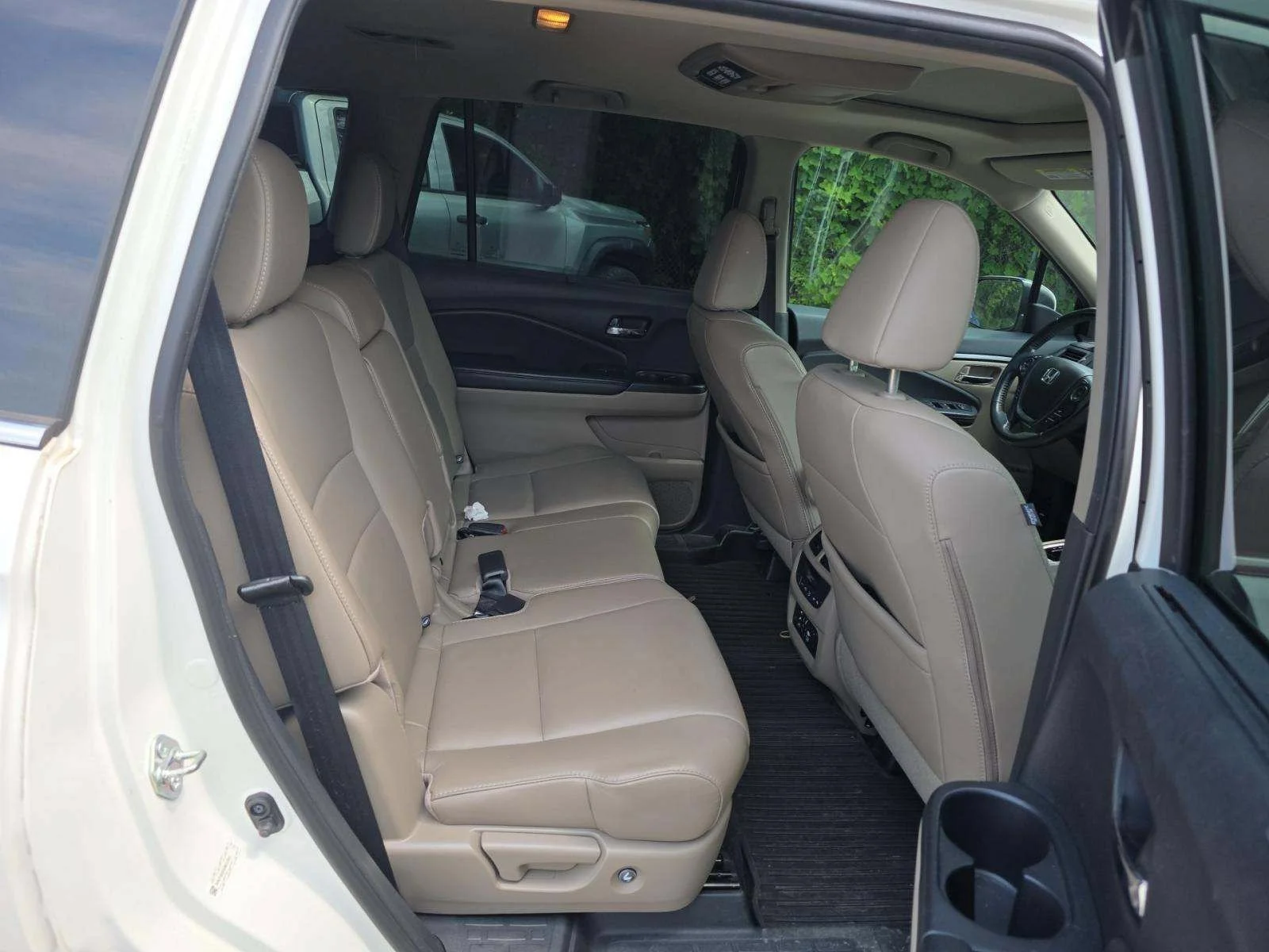 Used 2016 White Diamond Pearl Honda EX-L image 13