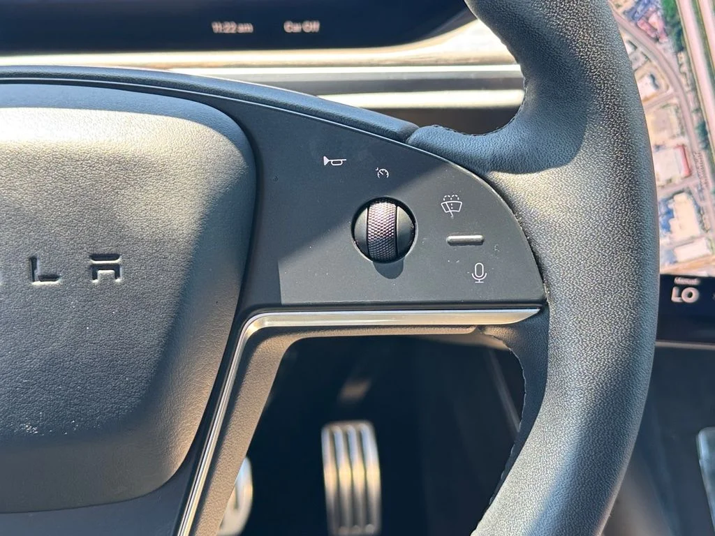 Used 2023  Tesla Base image 10