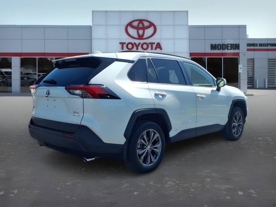 Used 2022 Blizzard Pearl Toyota Hybrid XLE Premium image 5