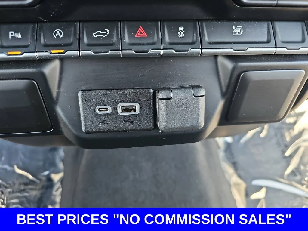Used 2019 White Chevrolet LT image 24
