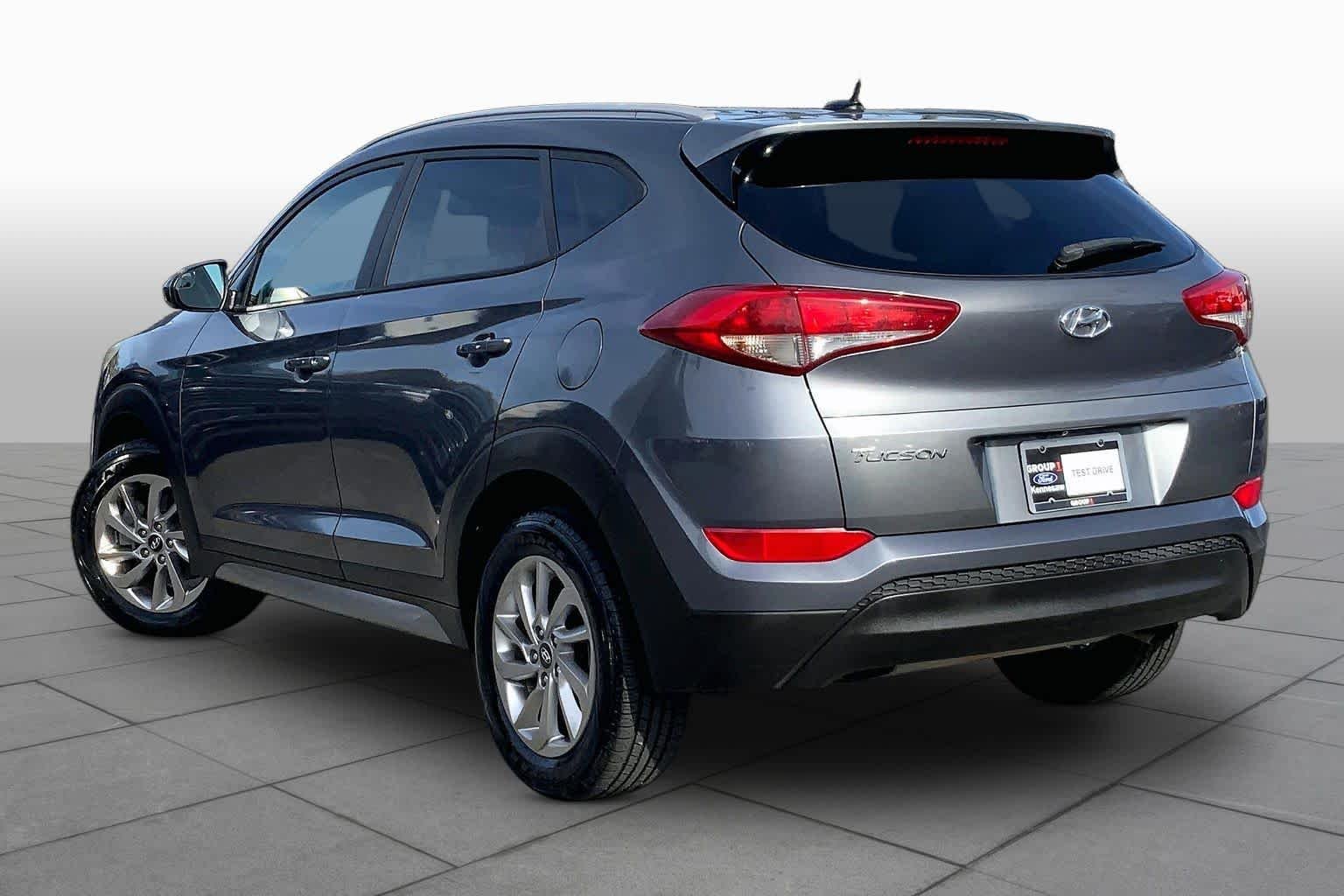 Used 2017 Coliseum Grey Hyundai SE image 12