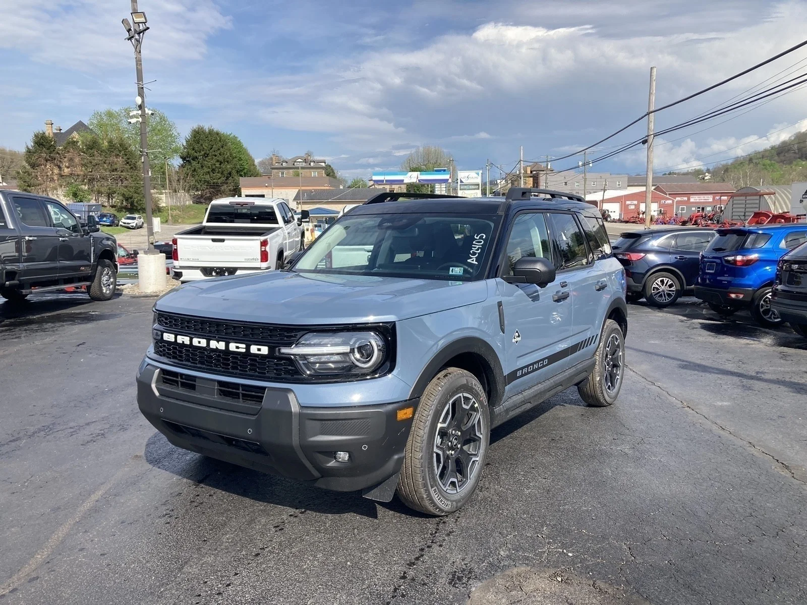 New 2026 Azure Gray Metallic Tri-Coat Ford Outer Banks® image 2