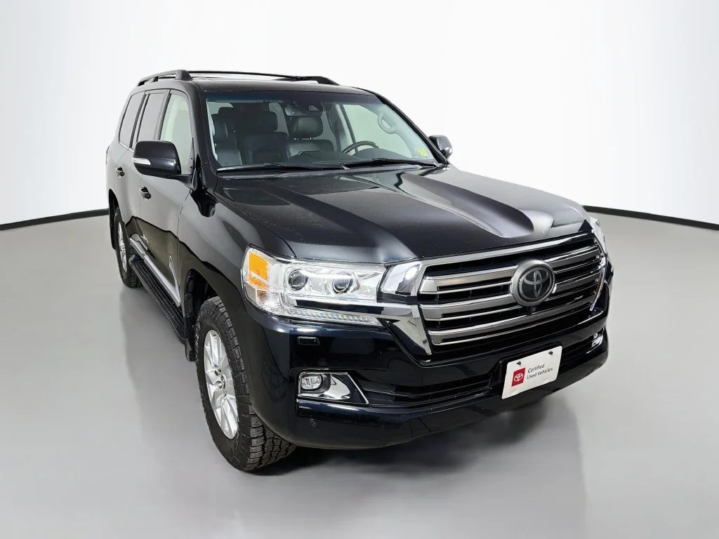 Certified Used 2018 Black Toyota Base image 4