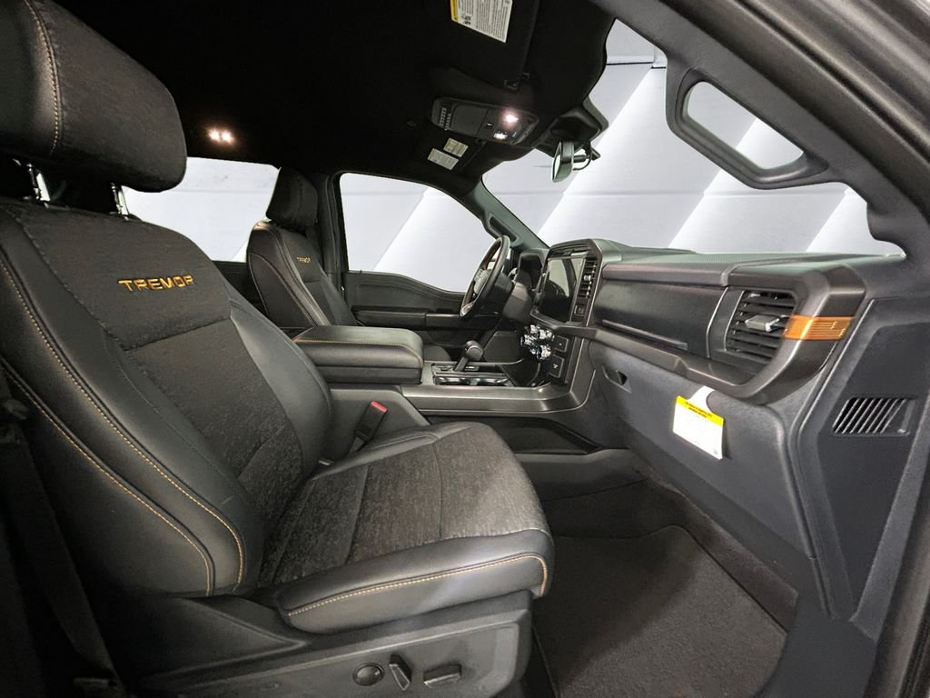 Used 2025 Gray Ford Tremor image 13