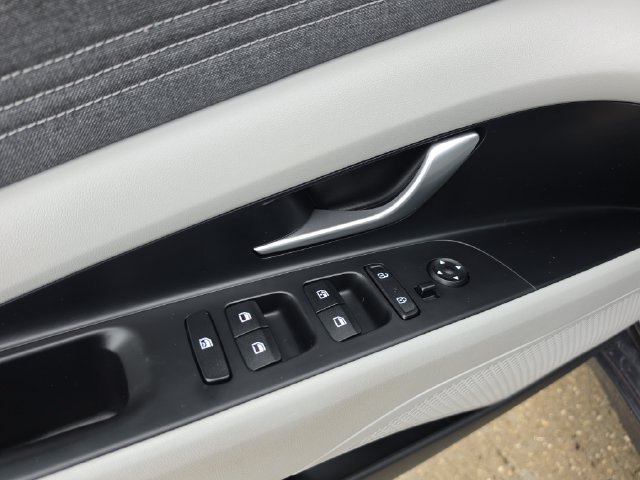 Used 2022 Portofino Gray Hyundai Limited image 18