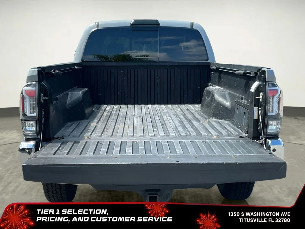 Used 2019  Toyota SR5 image 14