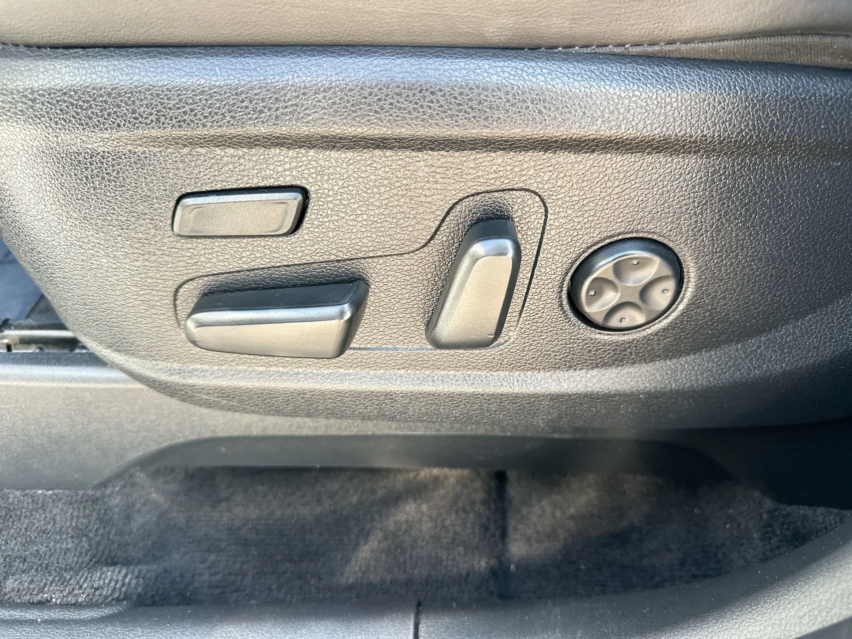 Used 2022 Hyper White Hyundai Calligraphy image 12