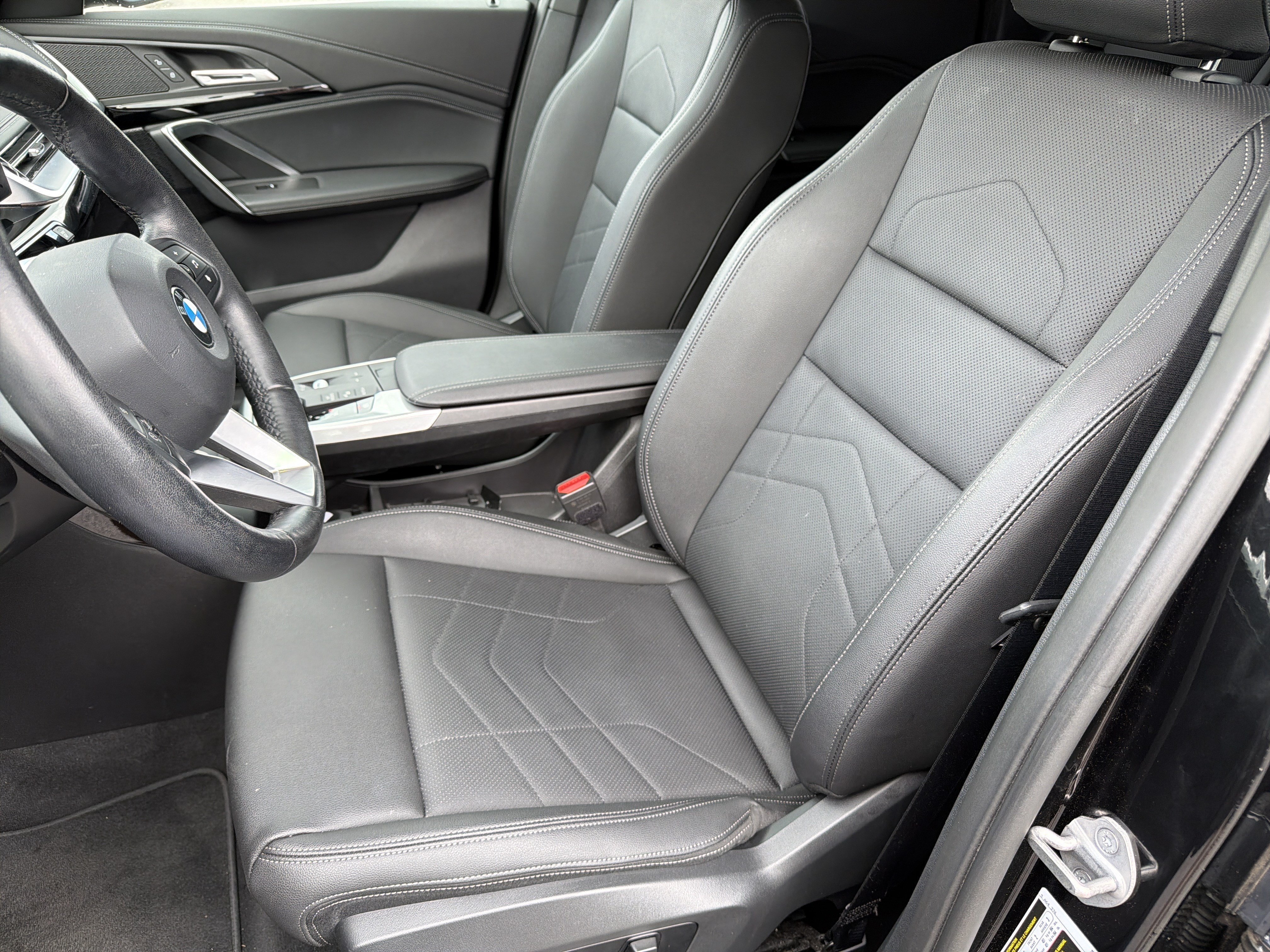 Used 2023 Black Sapphire Metallic BMW xDrive28i image 18