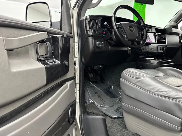2022 Chevrolet Express Cargo Work Van - Photo 16