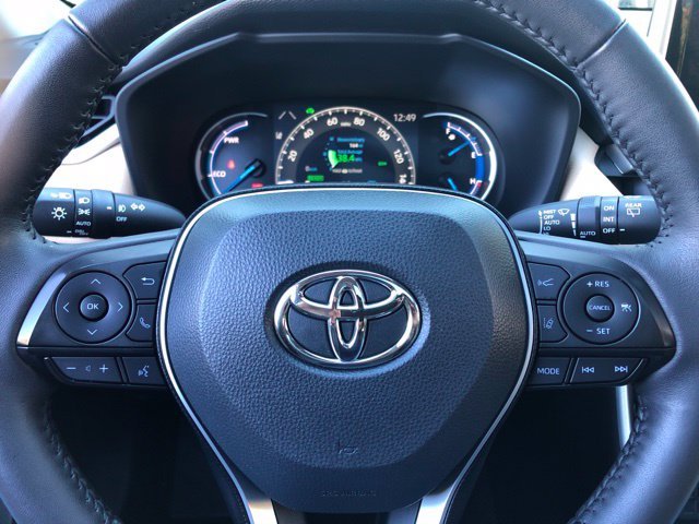 Used 2024 Pearl Toyota XLE Premium image 27