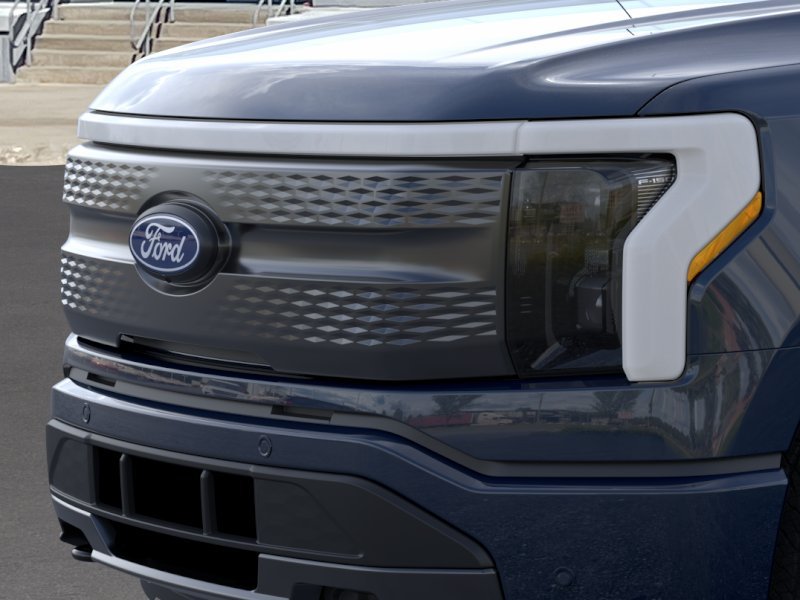 2025 Ford F-150 Lightning Flash - Photo 17