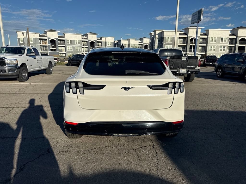 Used 2023 White Metallic Ford Premium image 9
