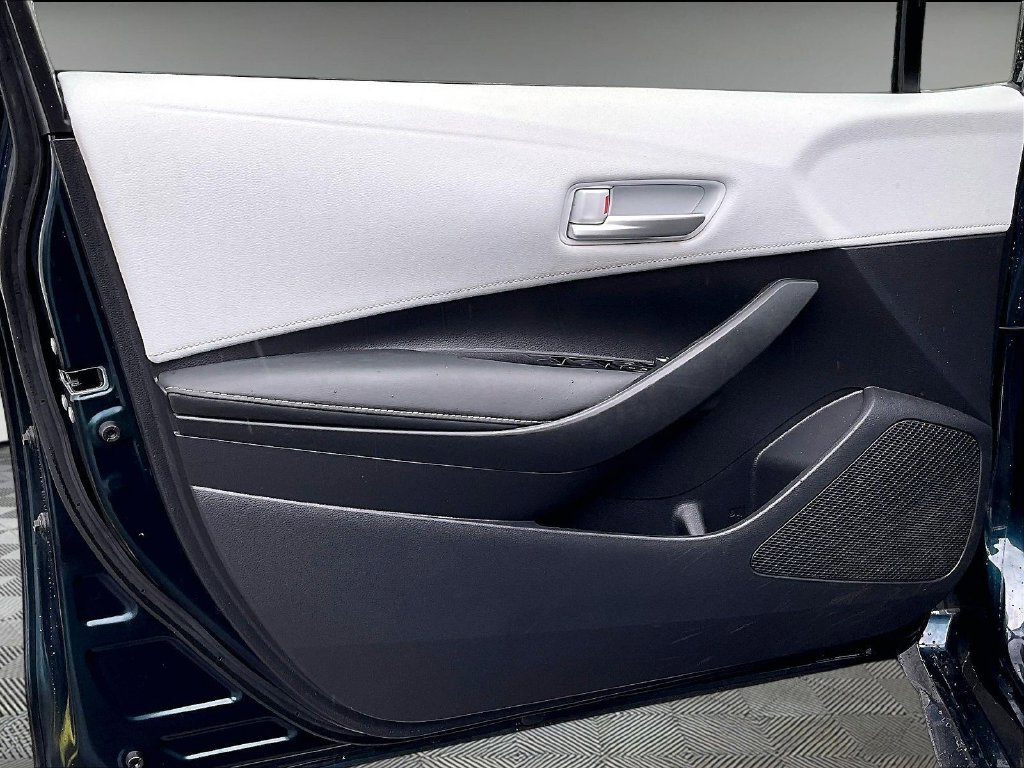 Used 2021 Blue Toyota SE image 9