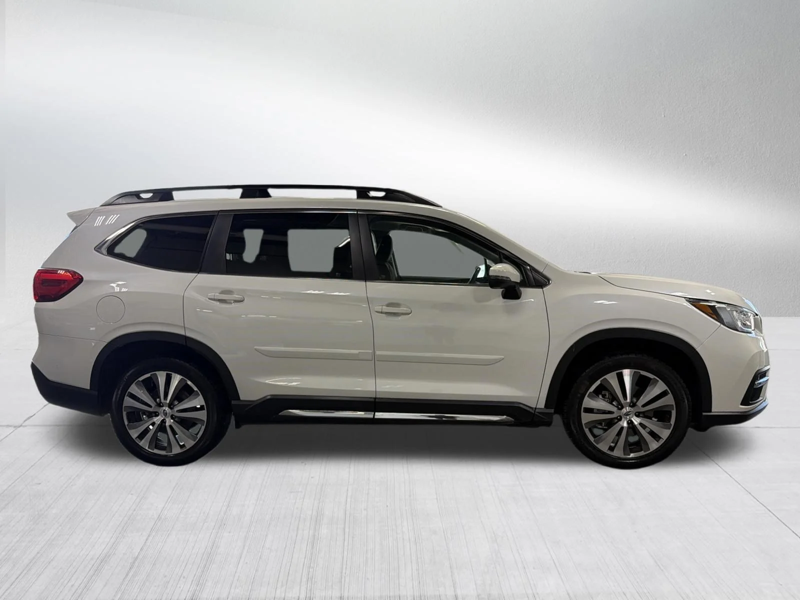 Used 2022 Crystal White Pearl Subaru Limited image 8