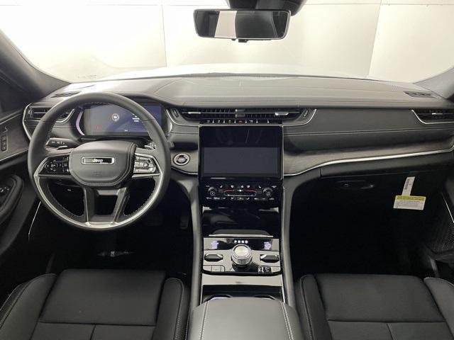 2025 Jeep Grand Cherokee Overland - Photo 11